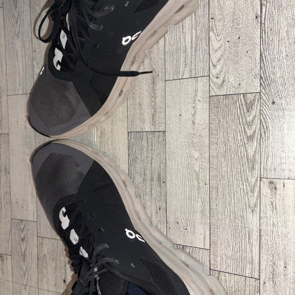 On Running Men’s Cloudrunner 2 Black Eclipse/Fros… - image 8